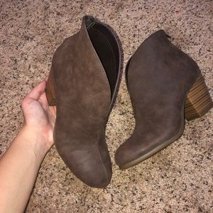 Open-slit Booties ☁️